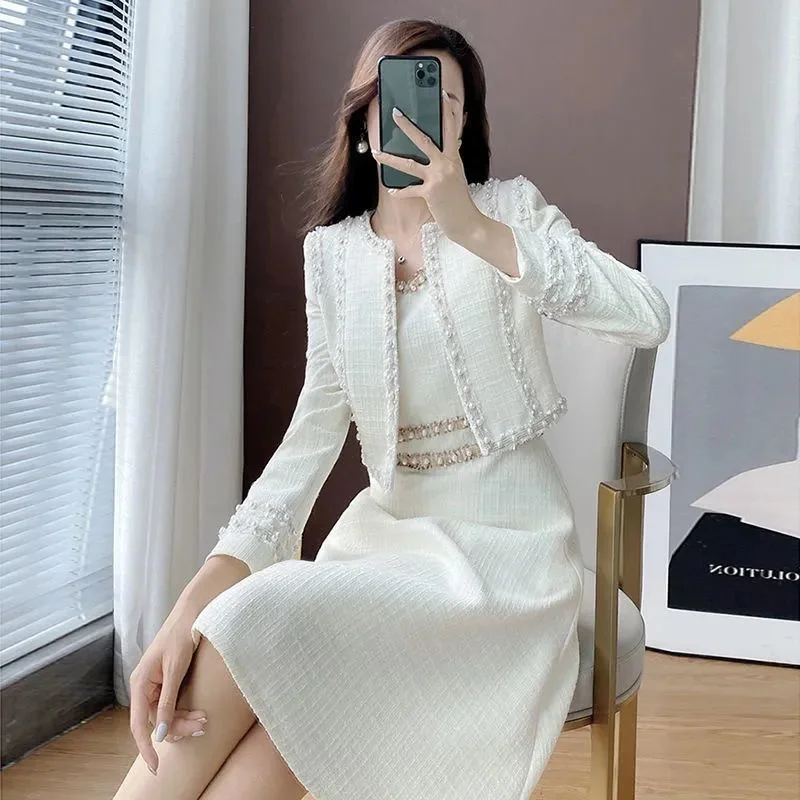 春秋のファッション女性衣装ファッションショートジャケット + ストラップドレス 2 点セットエレガントなノースリーブサスペンダードレススーツ