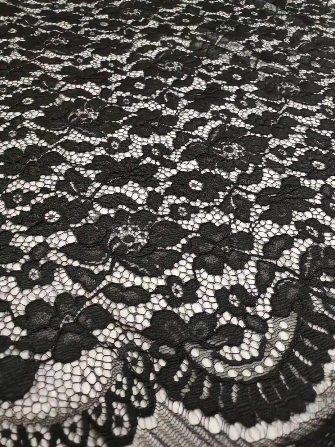 tecido-de-renda-preta-com-borda-de-cilios-e-renda-de-bobina-com-flores-3d-feita-sob-medida-para-vestidos-e-estilo-e