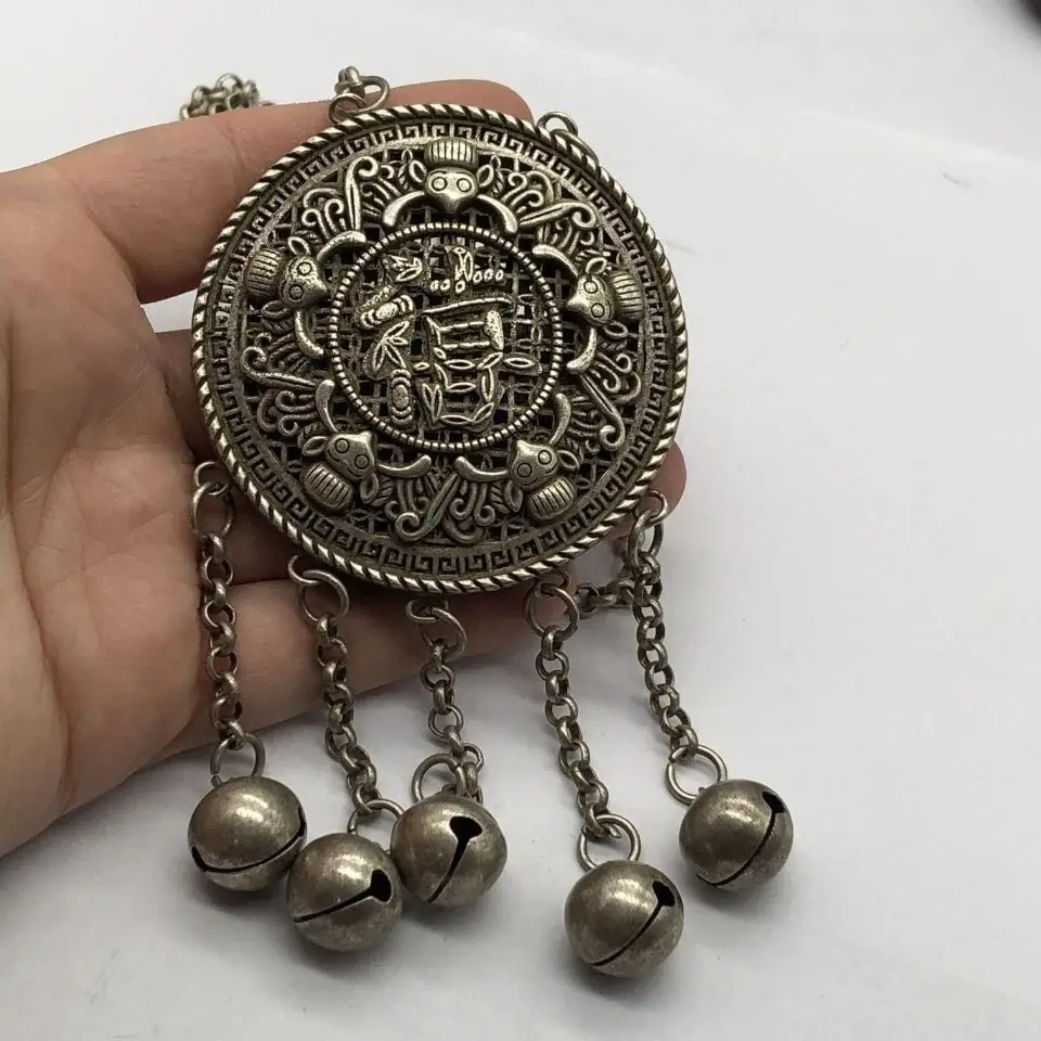 Old Chinese Tibet Silver Handcarved Hollowed Out Xi Zi Lock Pendant