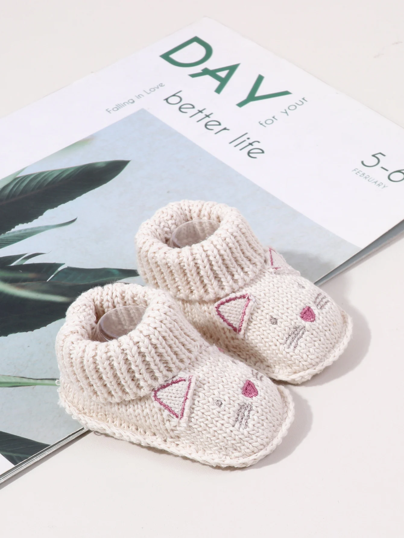 Neue gestrickte Babyschuhe für 0-3 Monate, warm, weich, bequem, mit Cartoon-Muster, für Kleinkinder, rutschfeste Sockenschuhe für Kleinkinder – Detail 18