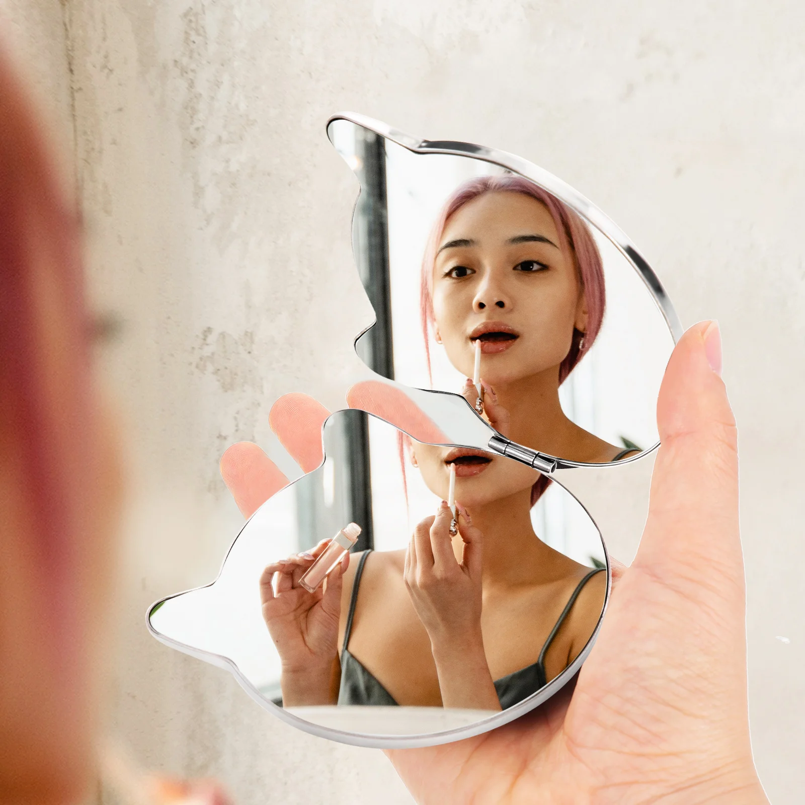 

Small Portable Double-Sided Folding Makeup Mirror Stainless Steel Travel Compact Fashion Practical Mirror Metal Compact Mirrors