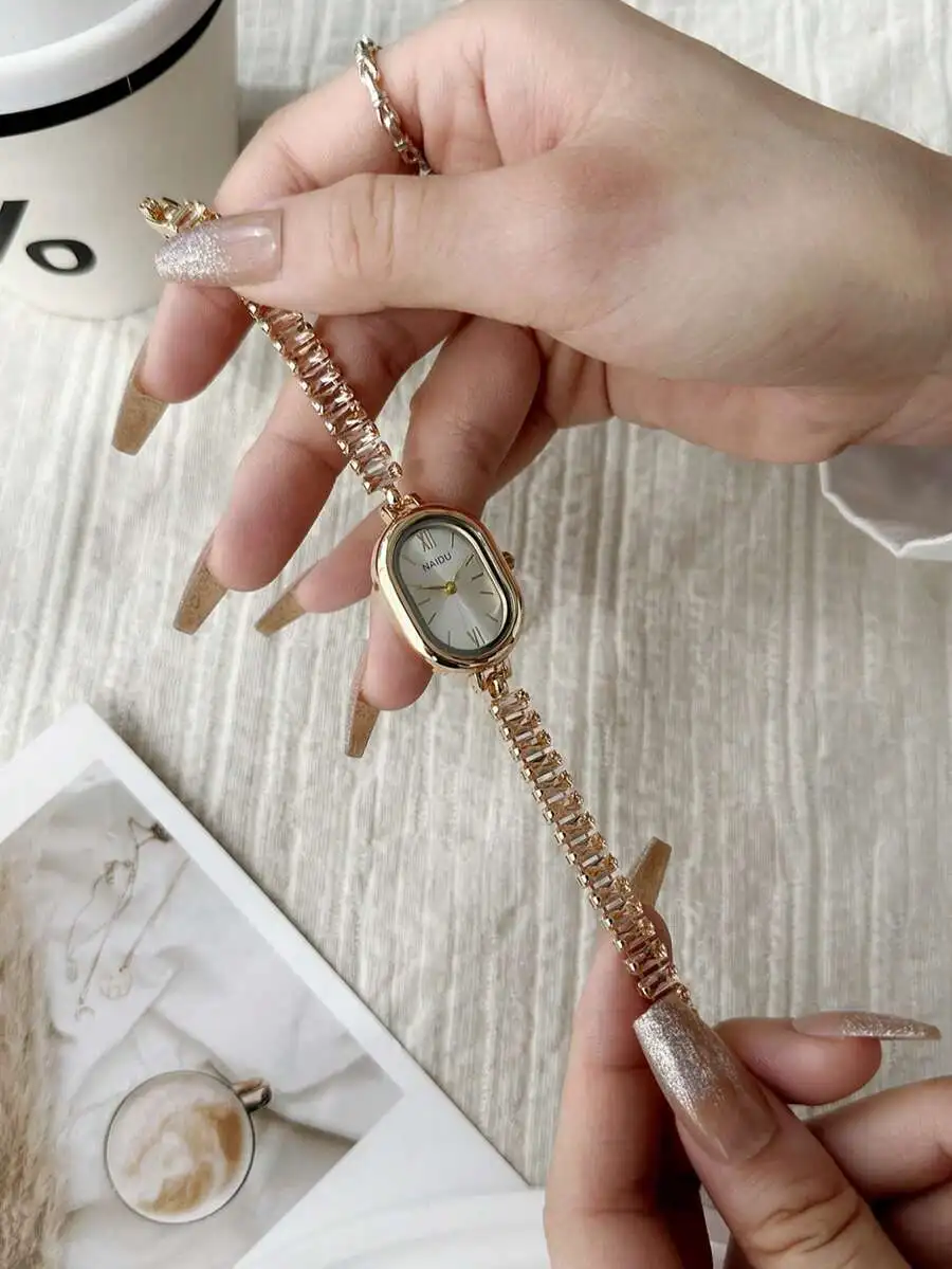 1PC Small Exquisite And Elegant Fashion Simple Number Women's Bracelet Watch Square Elegant Quartz Watches, Suitable For Daily