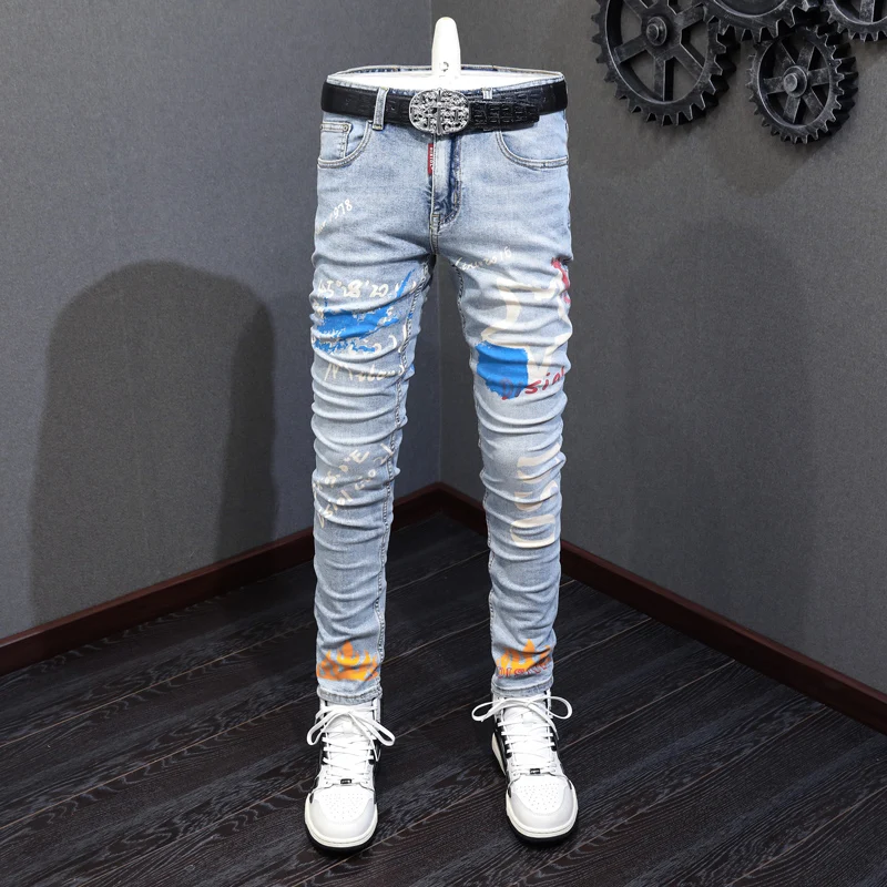 High Street Fashion Men Jeans Retro Light Blue Graffiti Printed Jeans Men Skinny Trousers Hip Hop Designer Denim Pants Hombre