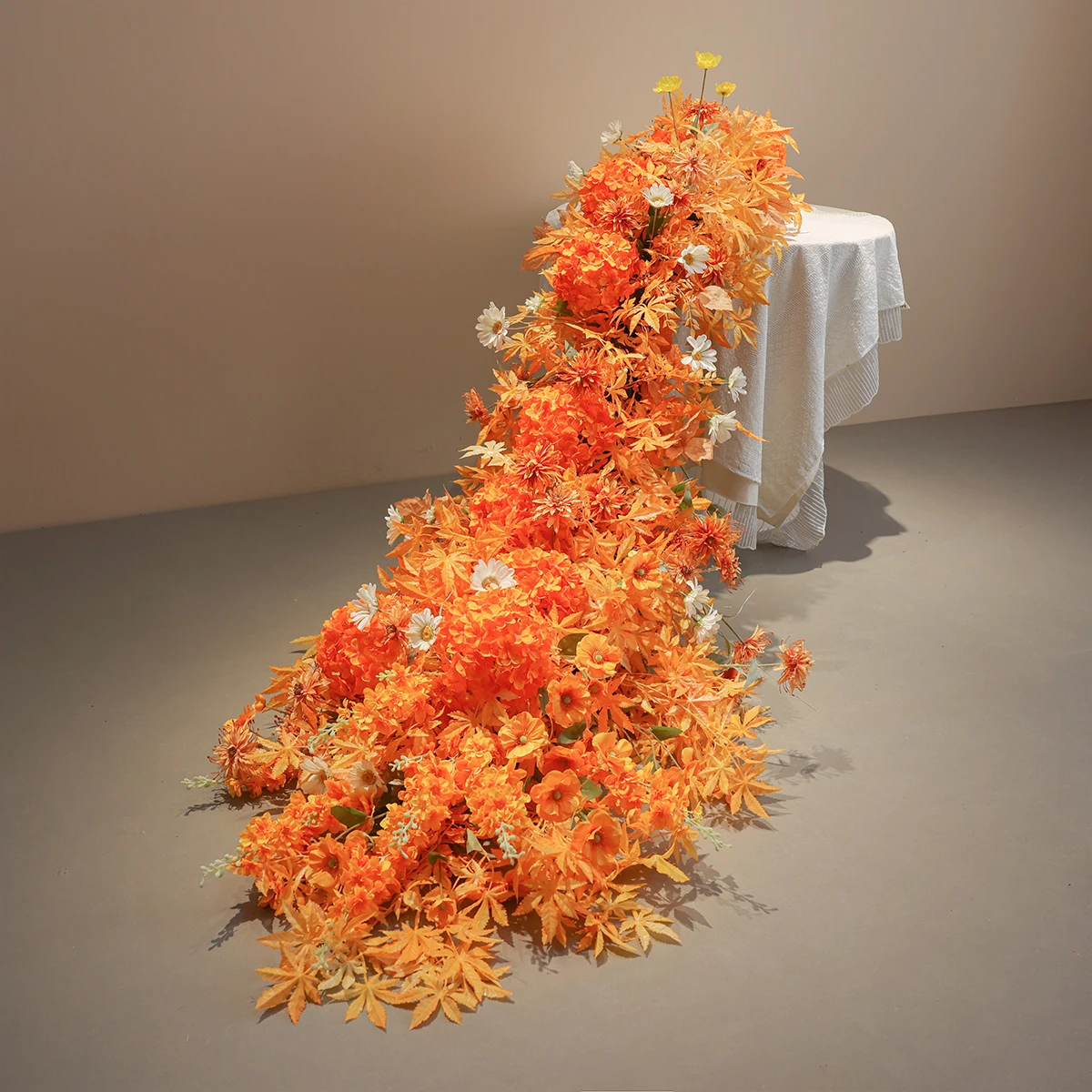 

Uflower Роскошный искусственный водопад Цветочная композиция Свадебный фон День рождения Украшение события Сцена Цветочный декор