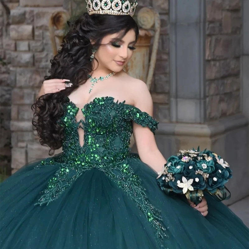 Vestidos de quinceañera verde esmeralda, escote Corazón, hombros descubiertos, Sexy, Apliques de encaje hinchados, cuentas, Baile de Princesa, 15 años