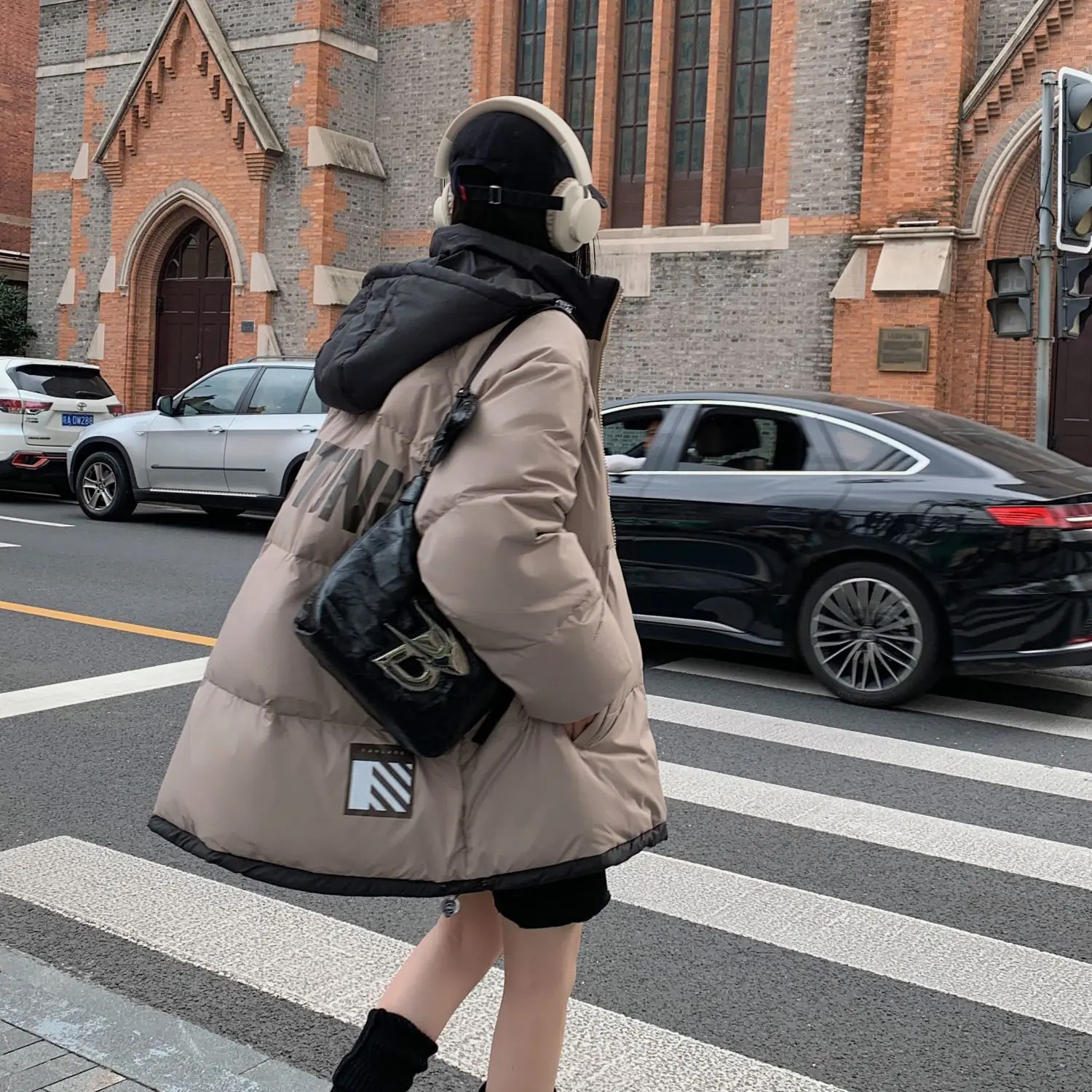 2024 Winter New Women's Oversize Down Coat Loose Commuter Leisure Print Windproof Hooded White Duck Down Coat