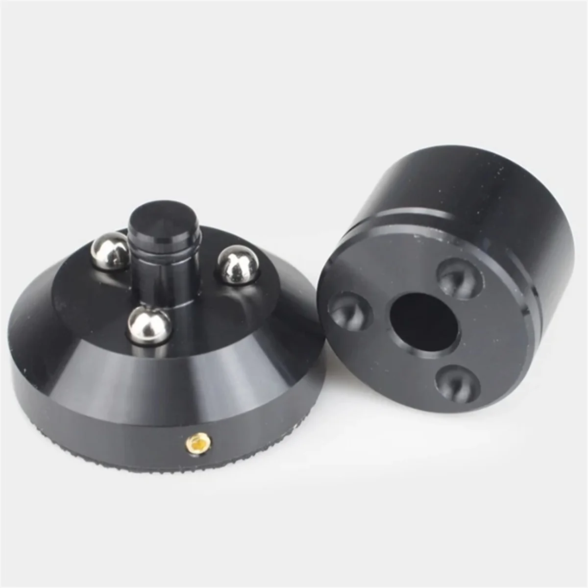 BISM1 حامل عزل مكبر الصوت من سبائك الرصاص قابل للتعديل وسادة صينية كروية سيراميك للقدم حامل عزل قدم سبايك فضي