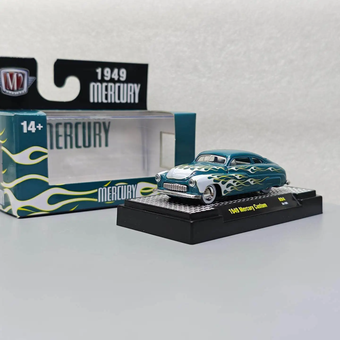 

M2 1:64 1949 Mercury Custom Simulation Alloy Mini Car Model Hobby of Collecting Toys and Gifts Decoration