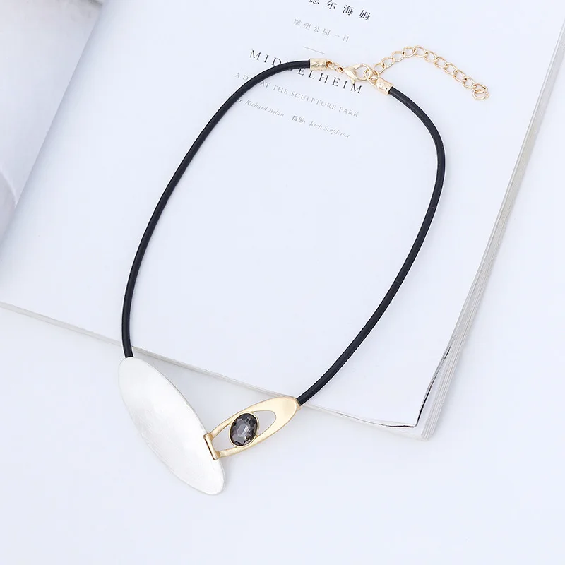 Geometric Trend Collar Neck Chokers Necklace Suspension Chains Pendants for Women Vintage Goth Accessories Korean Unusual Things