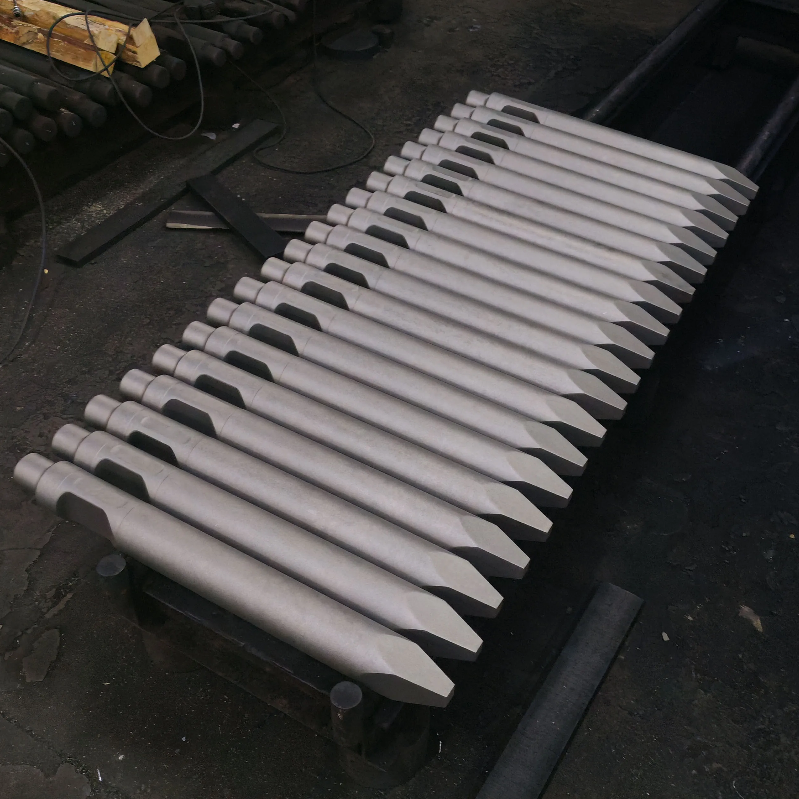 Excavator Breaker Hammer Drill Rod SB40 68 Chisels Special Construction Machinery Parts