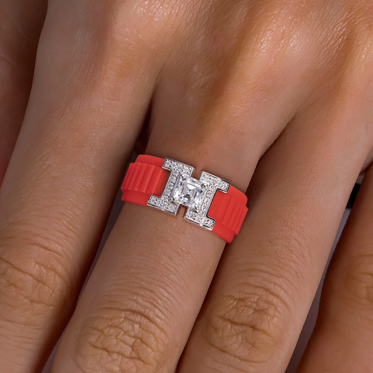 AnuJewel Großhandel 5,5mm Asscher Moissanit Silikonring 925 Sterling Silber Gummi Komfort-Passform Ehering für Damen und Herren – Detail 12