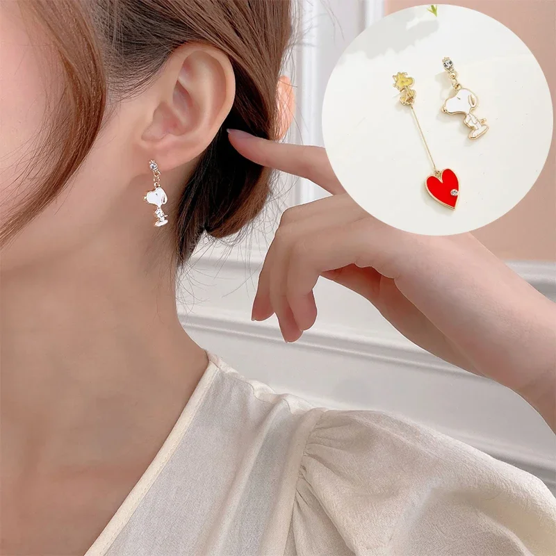 Snoopy Earrings Anime Women Ear Hanging Jewelry Girls Earrings Pendants Cartoon Female Personality Earring Girl Party Jewelry