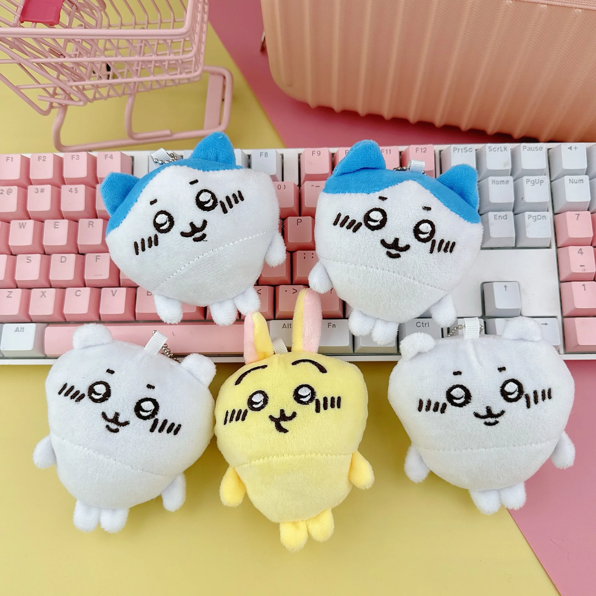 جديد حار حار القدم سلسلة Jiikawa دمية على ظهره قلادة صغيرة المفاتيح ألعاب من نسيج مخملي