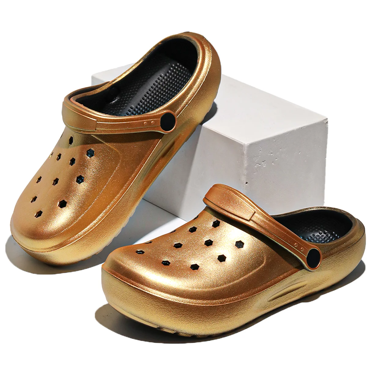 Goldene Casual Clogs und Pantoletten, Leichte EVA-Gartenschuhe, Rutschfeste Sandalen, Atmungsaktive Slip-On Schuhe für Drinnen und Draußen 666