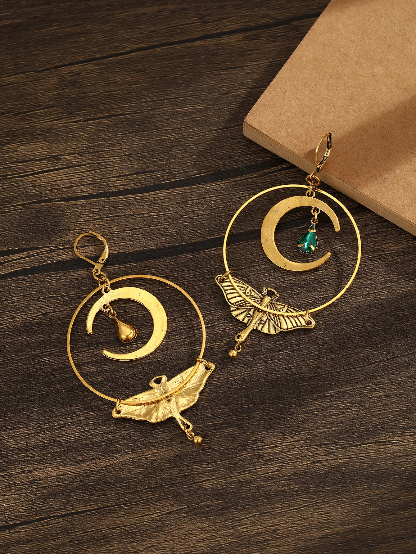 أقراط معدنية منحوتة للنساء ، نمط بوهيمي ، قمر وعثة ، هدايا عصرية ومبتكرة ، مجوهرات