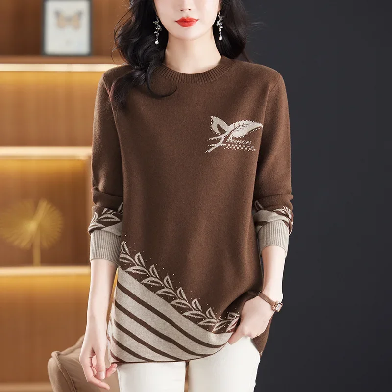 2025 Autunno Inverno Nuovo maglione pullover lavorato a maglia lungo Donna di mezza età O-Collo Maglione a maniche lunghe Maglione jacquard femminile Femme