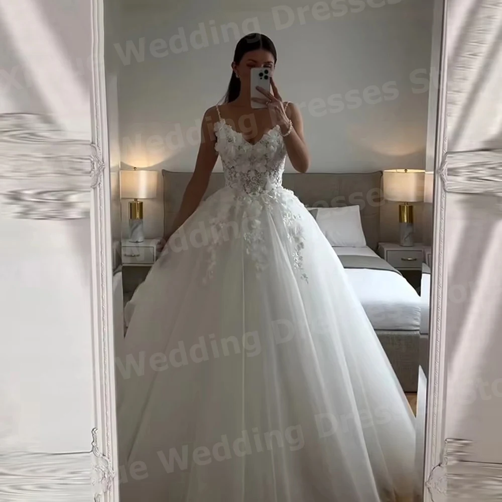Charming A Line Women's Lace Appliques Spaghetti Strap Wedding Dresses Vestido De Novia Bride Gowns Customized Robe De Mariée