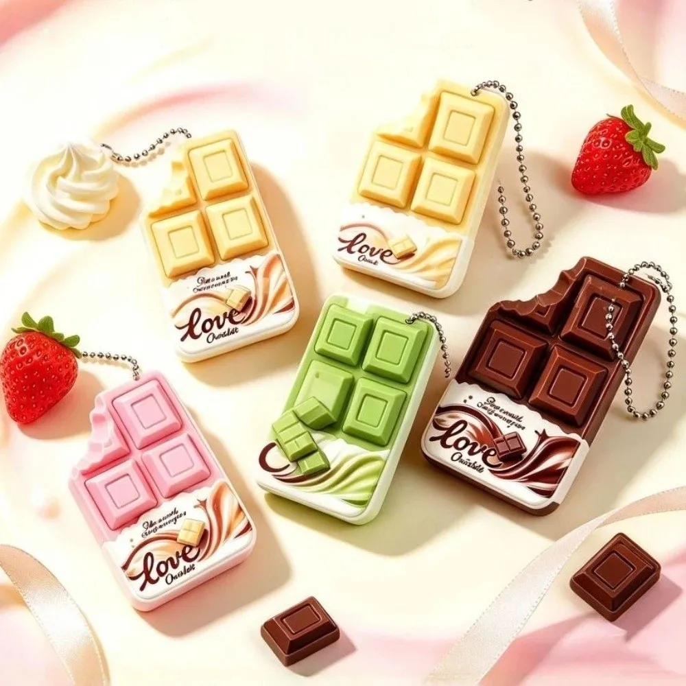 Fashion Portable Fidget Keychain Reusable Breaking Design Chocolate Keychain Cartoon Patterns Chocolate Button Pendant Gifts