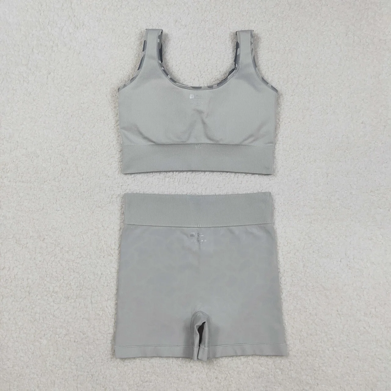 

9,6 оптовая продажа, женская серая камуфляжная рубашка без рукавов для взрослых, комплект для женщин и девочек, шорты, наряд для девочек, активная одежда для йоги