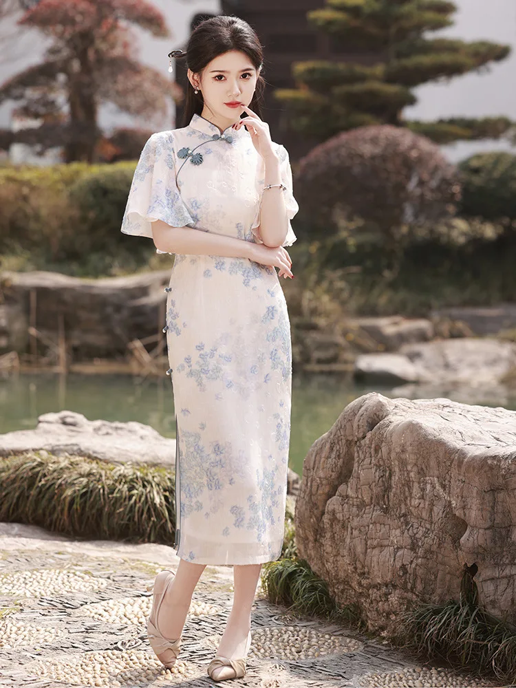 

Mandarin Collar Vintage Flying Sleeve Cheongsam Evening Party Gown Satin Traditional Chinese Style Qipao