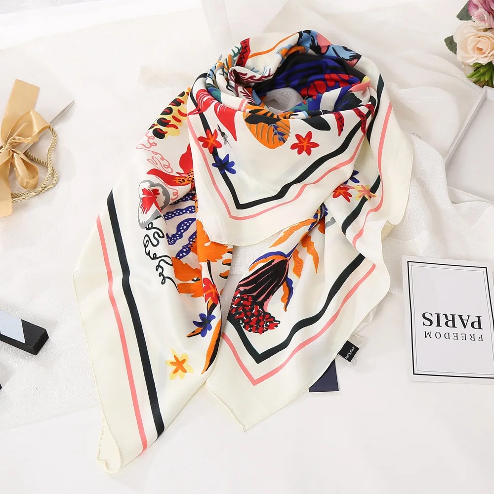 Sciarpa di seta estiva Grande punteruolo in raso da donna Spiaggia Viaggi Protezione solare Stampa floreale Fibra di poliestere multifunzionale Coreano S...