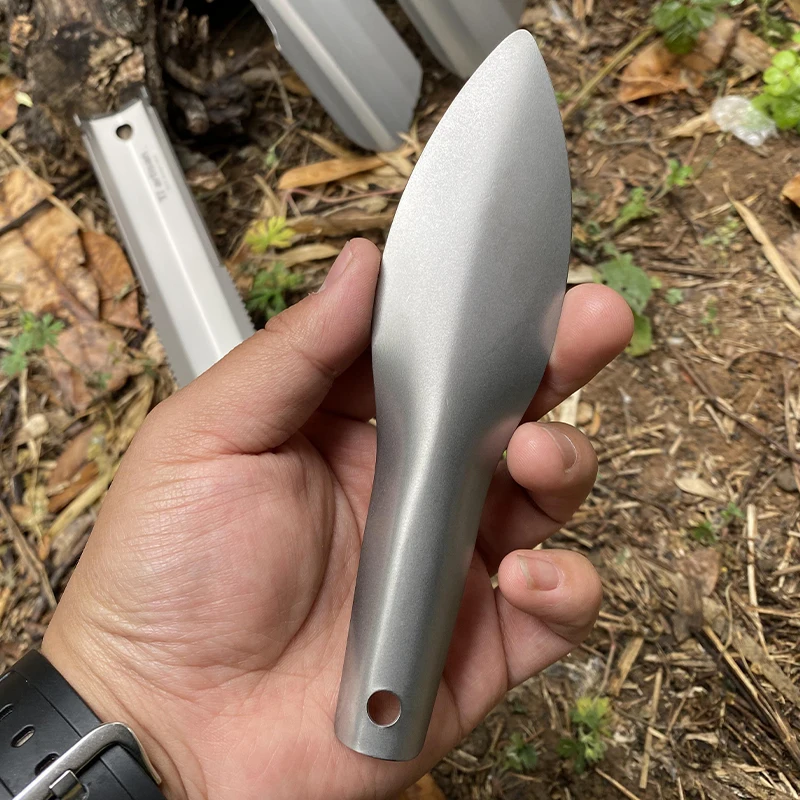 Tiartsian التيتانيوم النقي الصفصاف شكل البستنة مجرفة التخييم في الهواء الطلق خفيفة المحمولة مجرفة حفر صغيرة مع المشبك