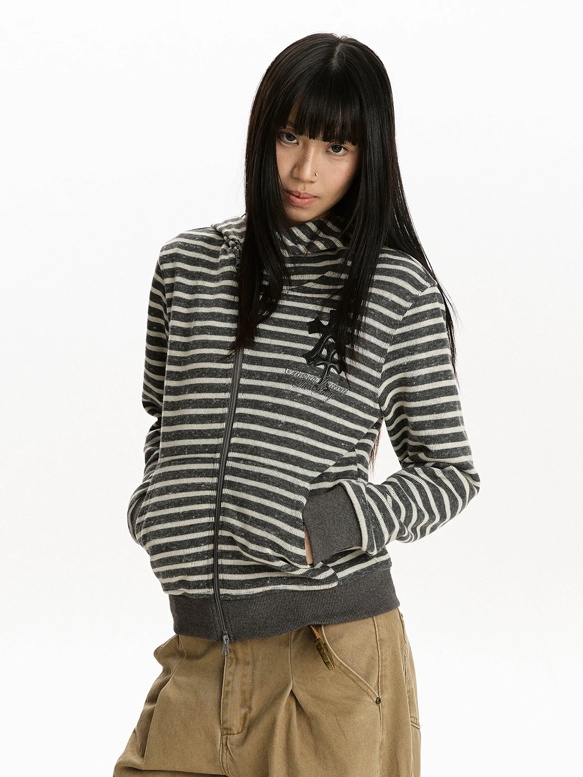 

Женская легкая толстовка-худи Aket American Street Style с полосатым узором и молнией спереди, из полиэстера