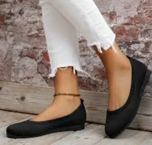 

Women's fashion black flat slippers 2025