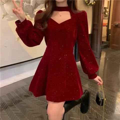 New Chinese Red Little Fragrant New Year Dress, Fashionable Women's Clothing Style, Shrinking Waist and Slimming New Year's Robe