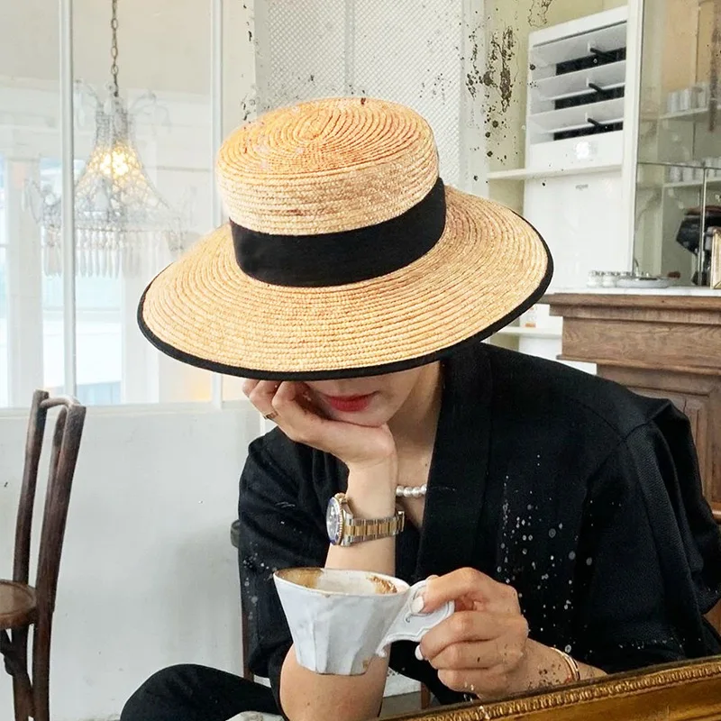 Fashion Flat Top Hand Woven Natural Straw Women's Wide Brim Boater Hat Black Red Edge Wrapping Summer Beach Sunhat Designer Hats