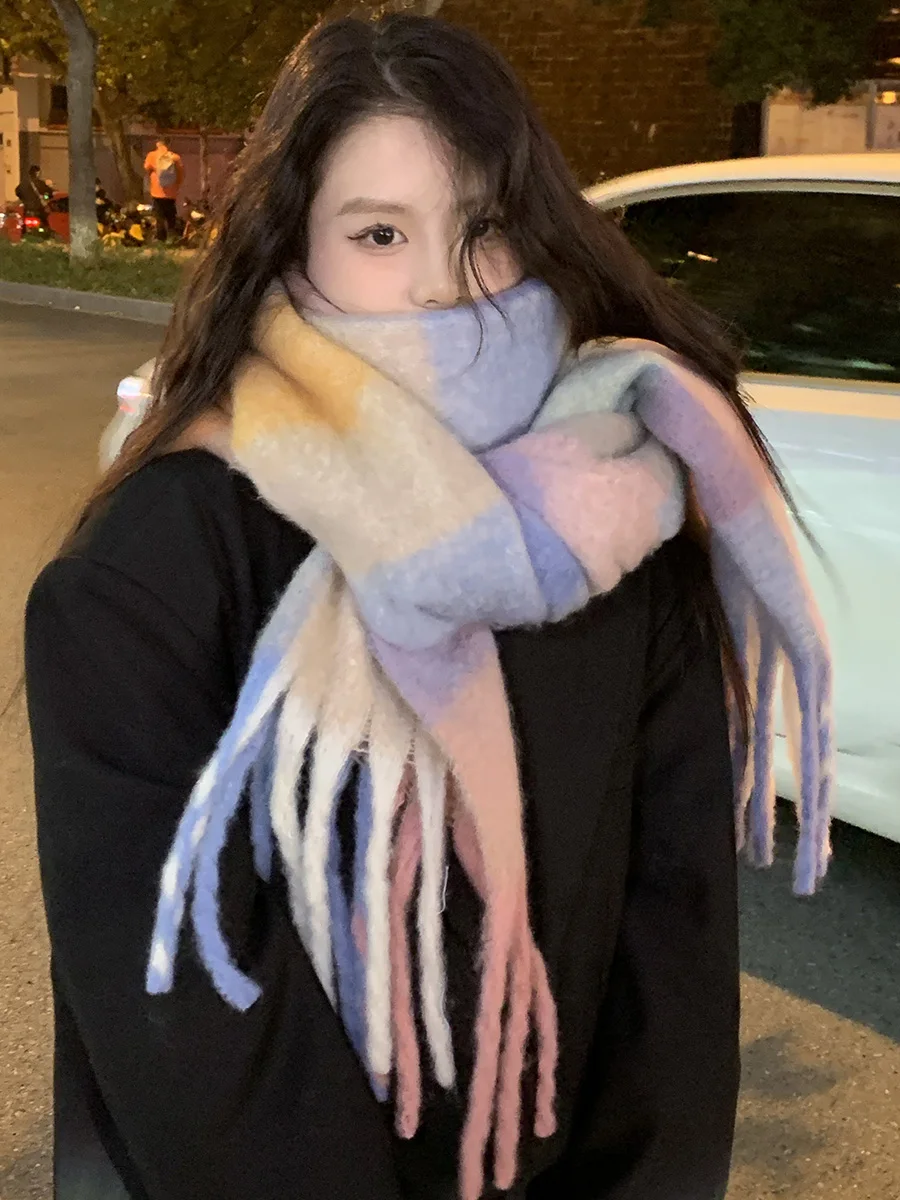 

Модный клетчатый шарф в корейском стиле для женщин, новый зимний дизайн, теплый и универсальный вязаный шарф для шеи с ощущением высокого класса