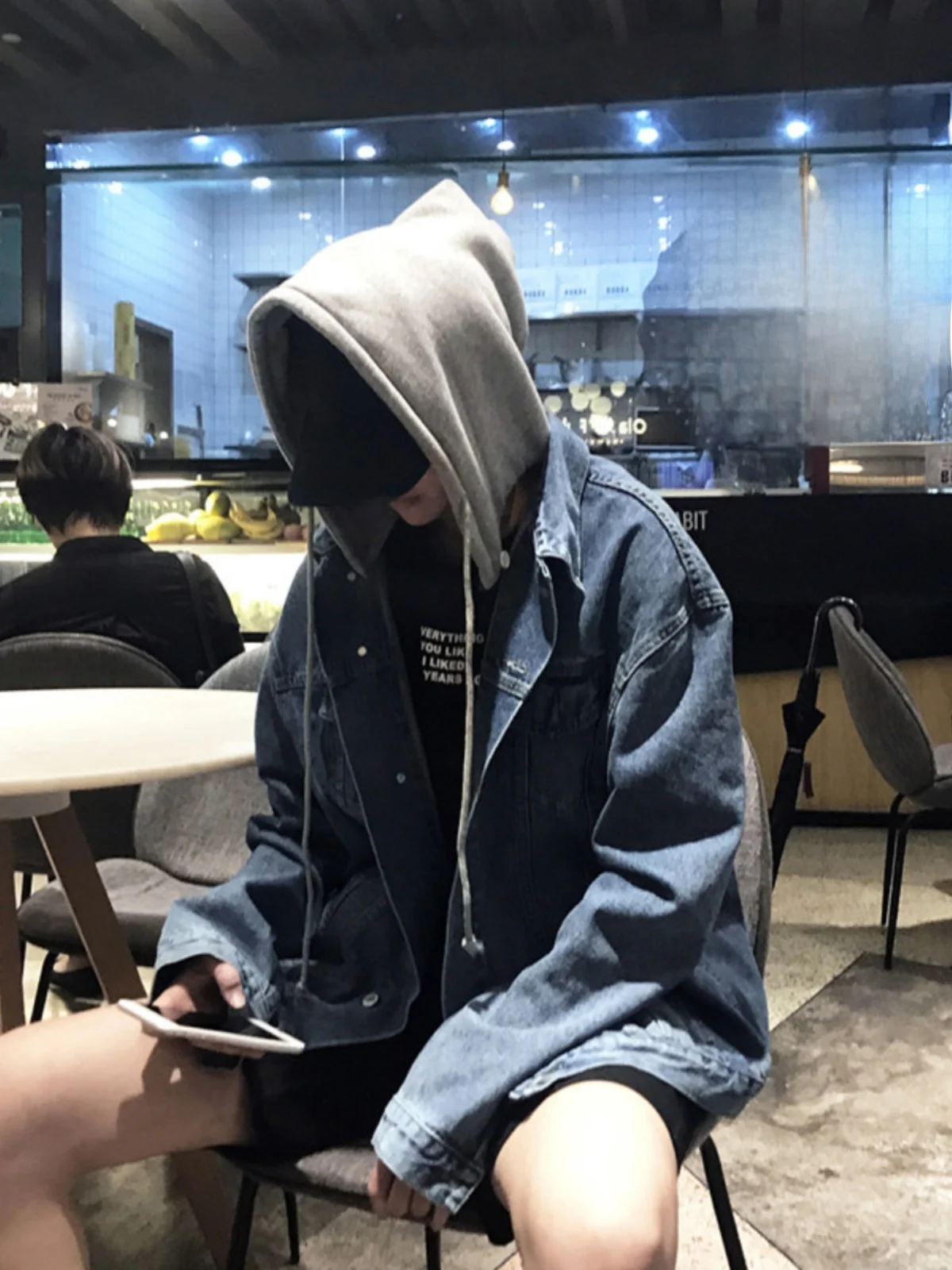 

Мужская джинсовая куртка на весну-осень, повседневная, свободного кроя, с капюшоном, в американском рабочем стиле, с множеством карманов, не требует глажки