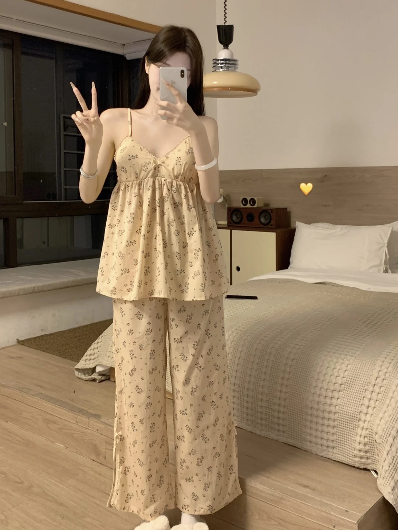 

Sexy V-Neck Floral Print Chemise Nightgown Women's Summer Thin Home Clothes Set with Chest Pad Long Pants Casual Leisure Wear