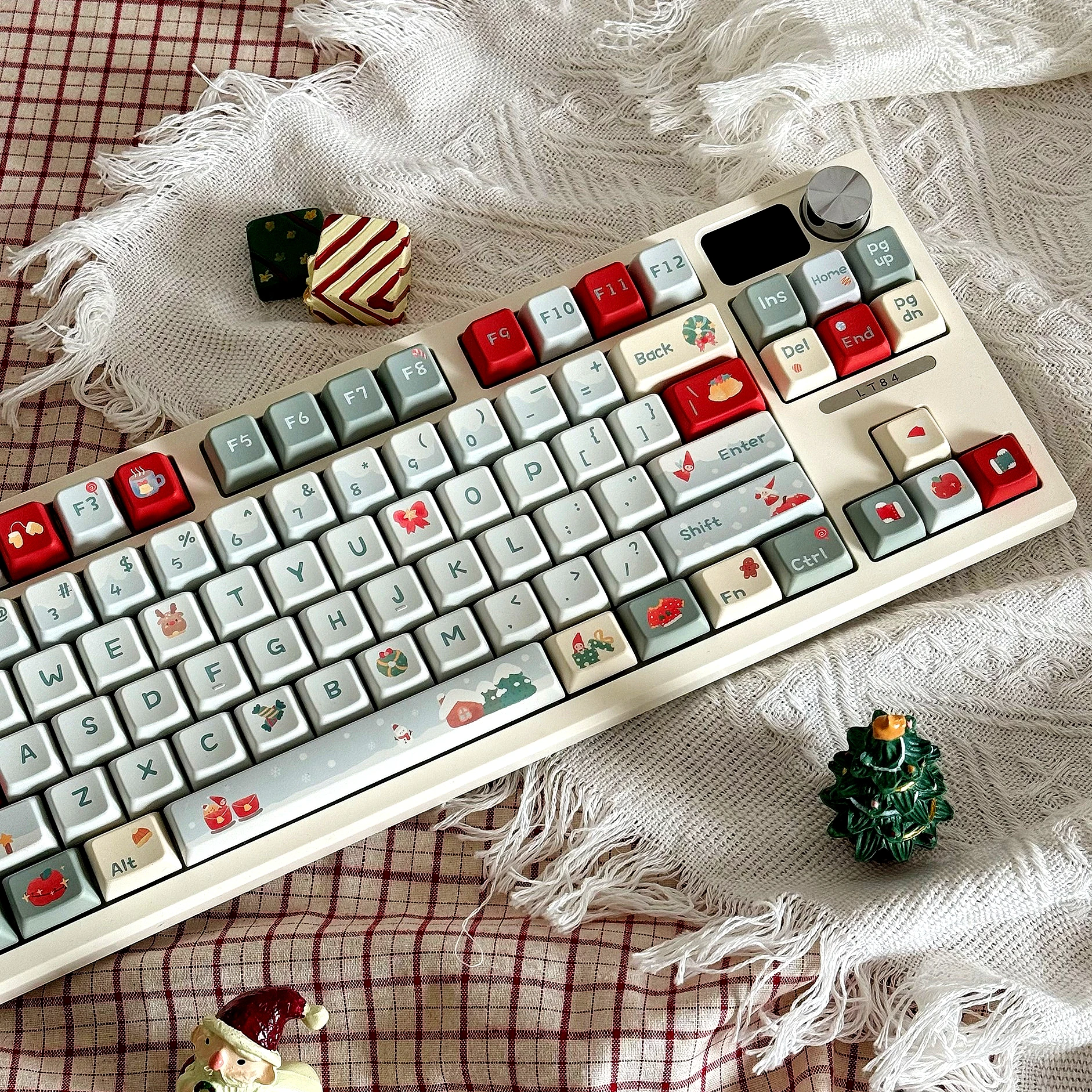 

Mori Birthday Wonderland MDA/EOA highly original Christmas keycaps for HI75 61 84 96 98 99 104 F87and other mechanical keyboards