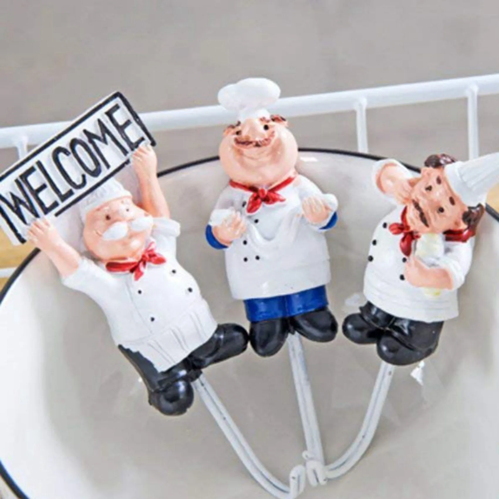 BAAU Pack Of 4 Resin French Chef Figurine Wall Hooks Decorative Cook Wall Mount Rack Hook Hanger(Assorted Style)