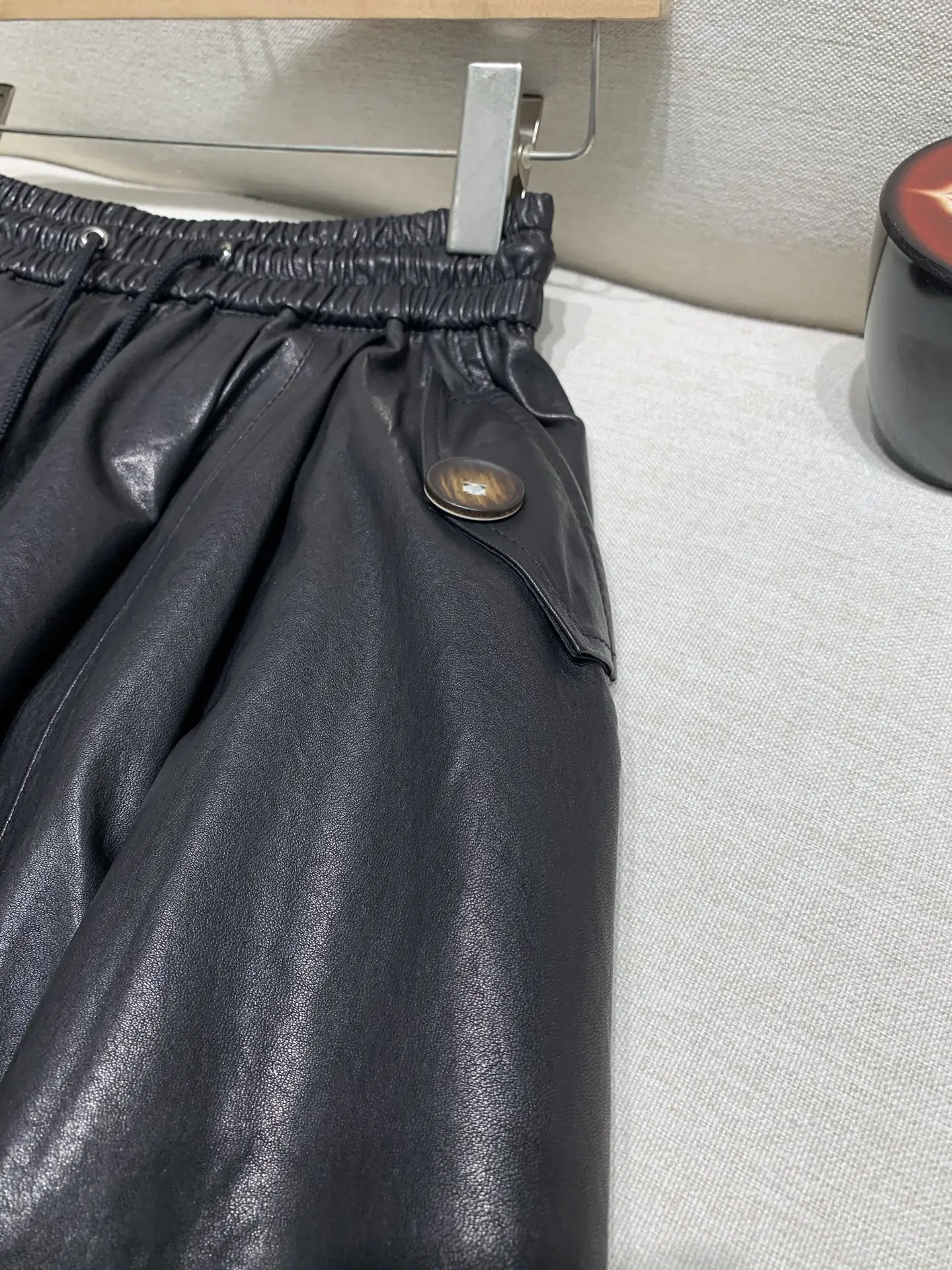 2026 Spring/Autumn New Buttoned Lambskin Lantern Skirt