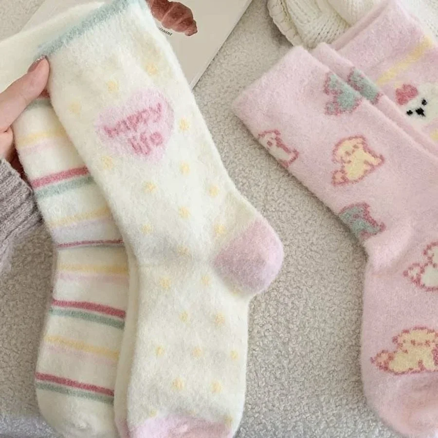 

4 пары случайных женских осенне-зимних спальных носков средней длины, трехмерное милое украшение, удобные и теплые