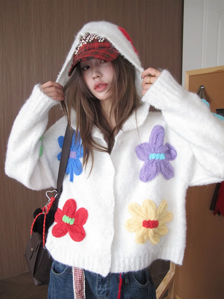 

Вязаный кардиган Zhou Tong для женщин: модный дизайн с цветочной вышивкой, уютный свитер в корейском стиле для ранней осени