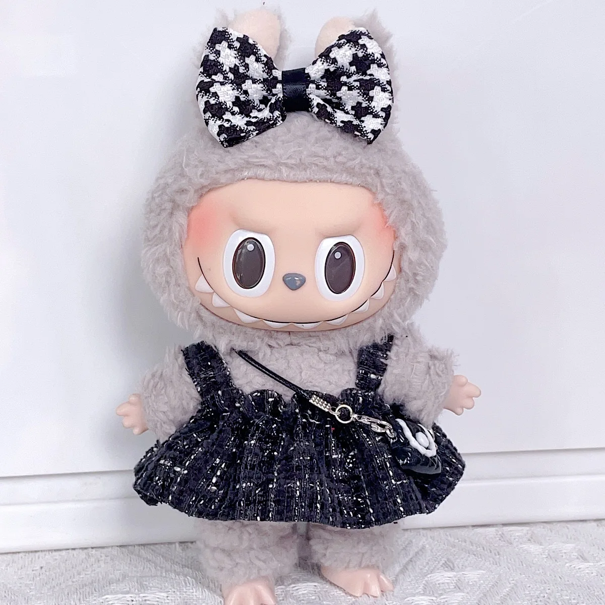 

17cm Labubu doll clothes, 3rd generation, 2nd generation, 1st generation trendy small fragrance style camisole skirt