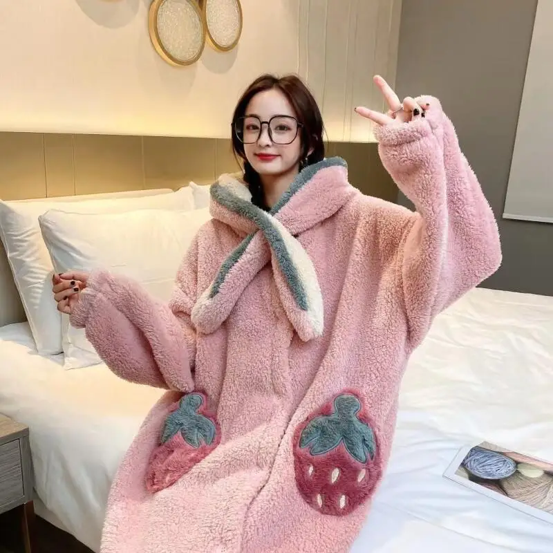 

Sweet Women's Hooded Bathrobe Fleece Warm Long Sleeve Homewear Strawberry Korea Style Autumn Winter Thick Nightgown Home Outfit