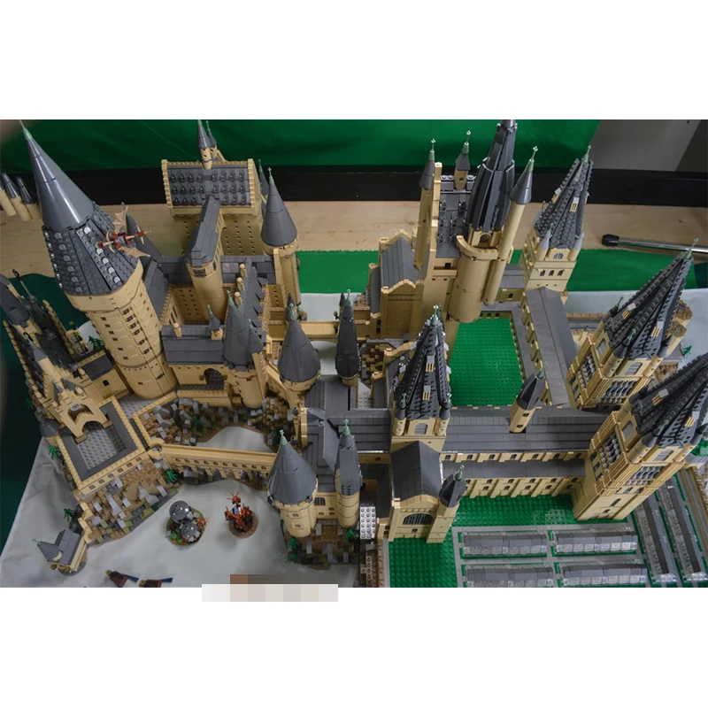 MOC-Grand château d'architecture de film célèbre, modèle de nuits de construction, assemblage de vues de rue, collection créative, jouets en briques pour enfants