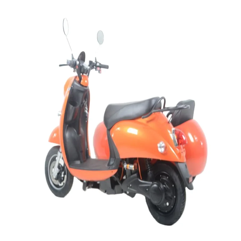 The Three-wheeled Electric Motorcycle on the Side of the Small Turtle Is a Tourist and Sightseeing Tour