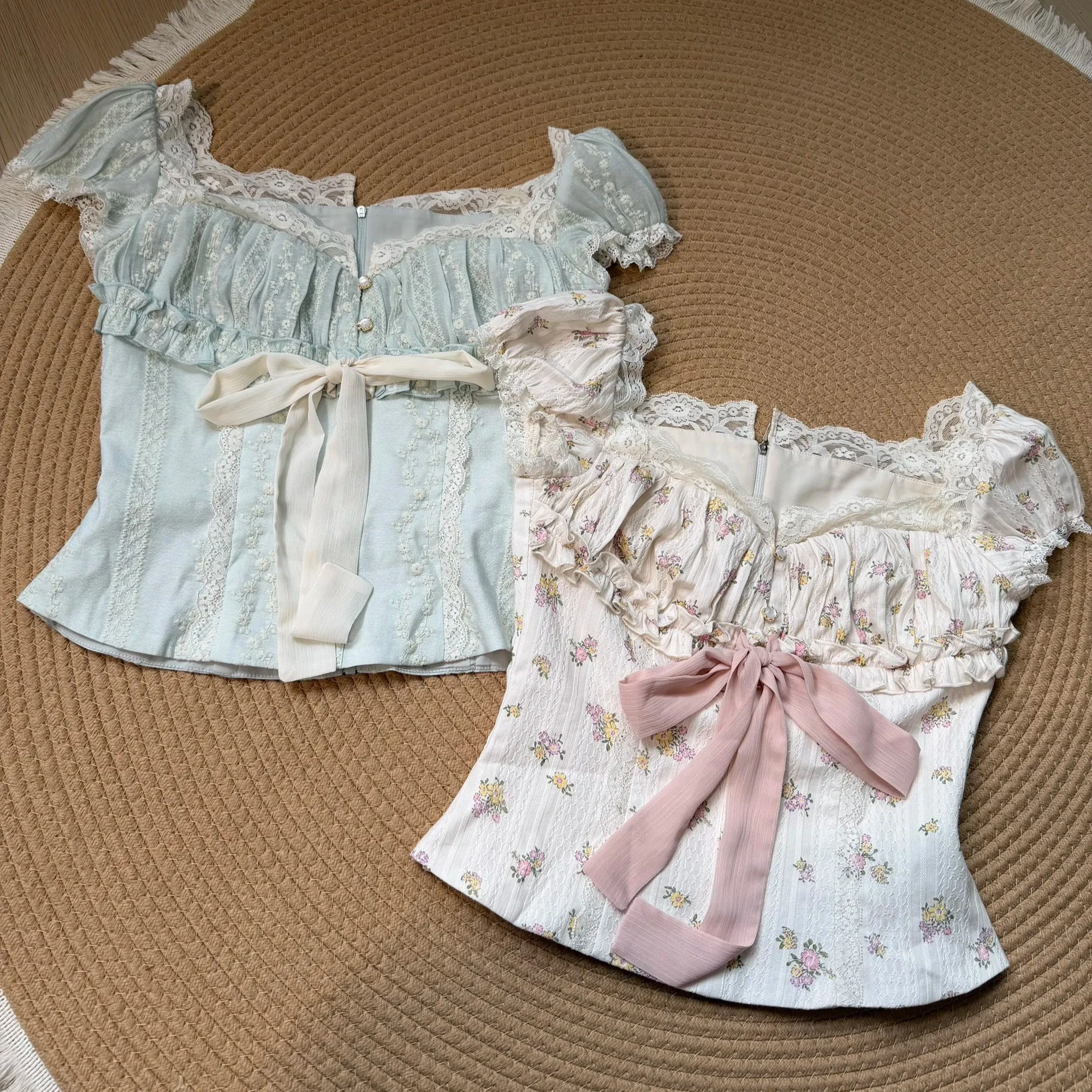 Elegantes Blumen-Spitzen-Lolita-Top für Damen, Lässiges Puffärmel-Oberteil mit Schleife, Figurbetontes T-Shirt, Süßes Mädchen Y2K Vintage Ästhetik Korsett-Bluse für den Sommer