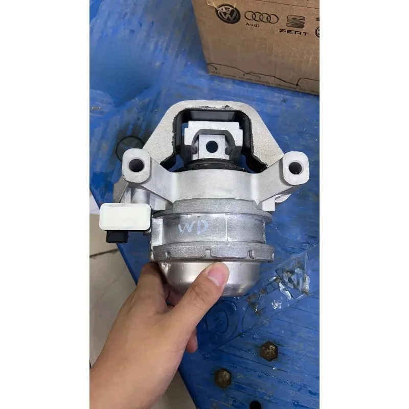 قطع غيار السيارات وسادة مطاطية لدعم المحرك 4H0199383C لـ