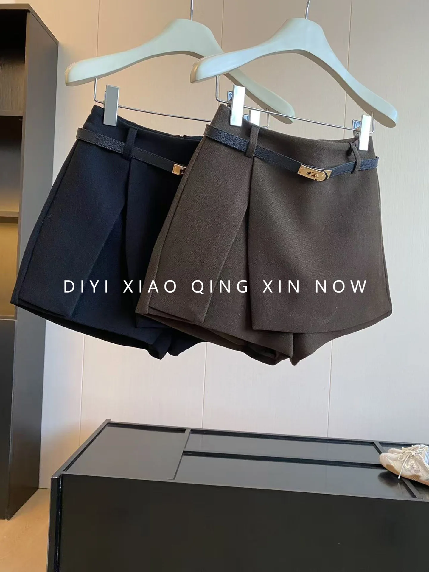 Retro Asymmetrical Slit Woolen  Skirt Pants Women's Autumn Winter Slimming High Waist A-Line Wide Leg Short Boot Pants