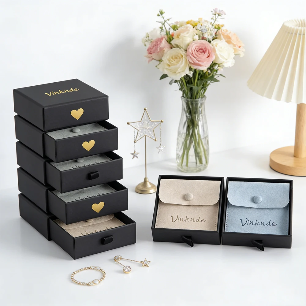 

Luxury Microfiber Jewelry Pouch with Snap Button in Black Gift Box Custom Logo Available for Ring Necklace Earring Wedding Gift