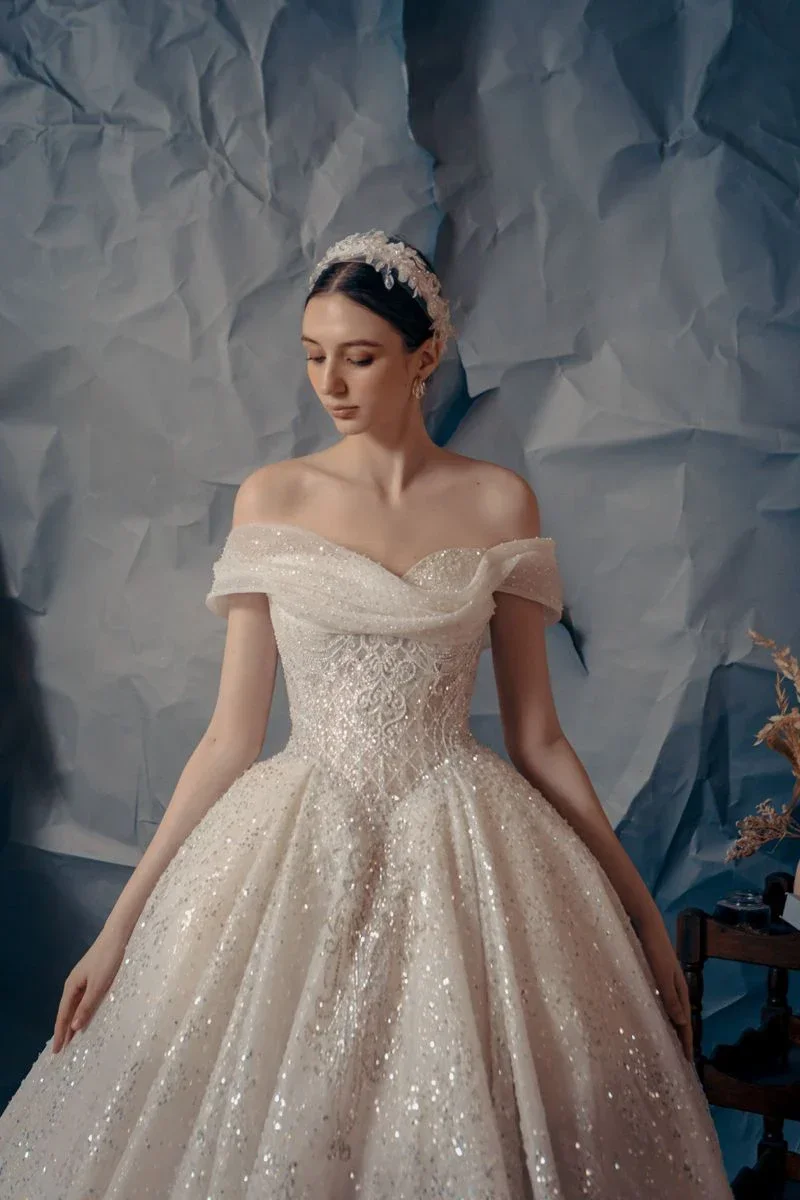 Elegant And Shiny A-Line Lace Bead Embroidery Sequin Women's Wedding Dress Sexy Sleeveless Off Shoulder Bridal Gown Customized