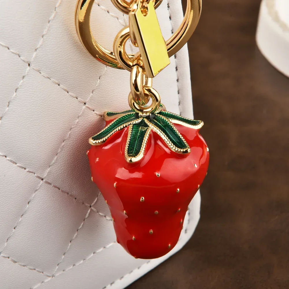 سلاسل المفاتيح للسيدات، اتجاه الفراولة على شكل شجرة صناعية، قلادات أكياس الكرز من سلسلة الفراولة الذهبية