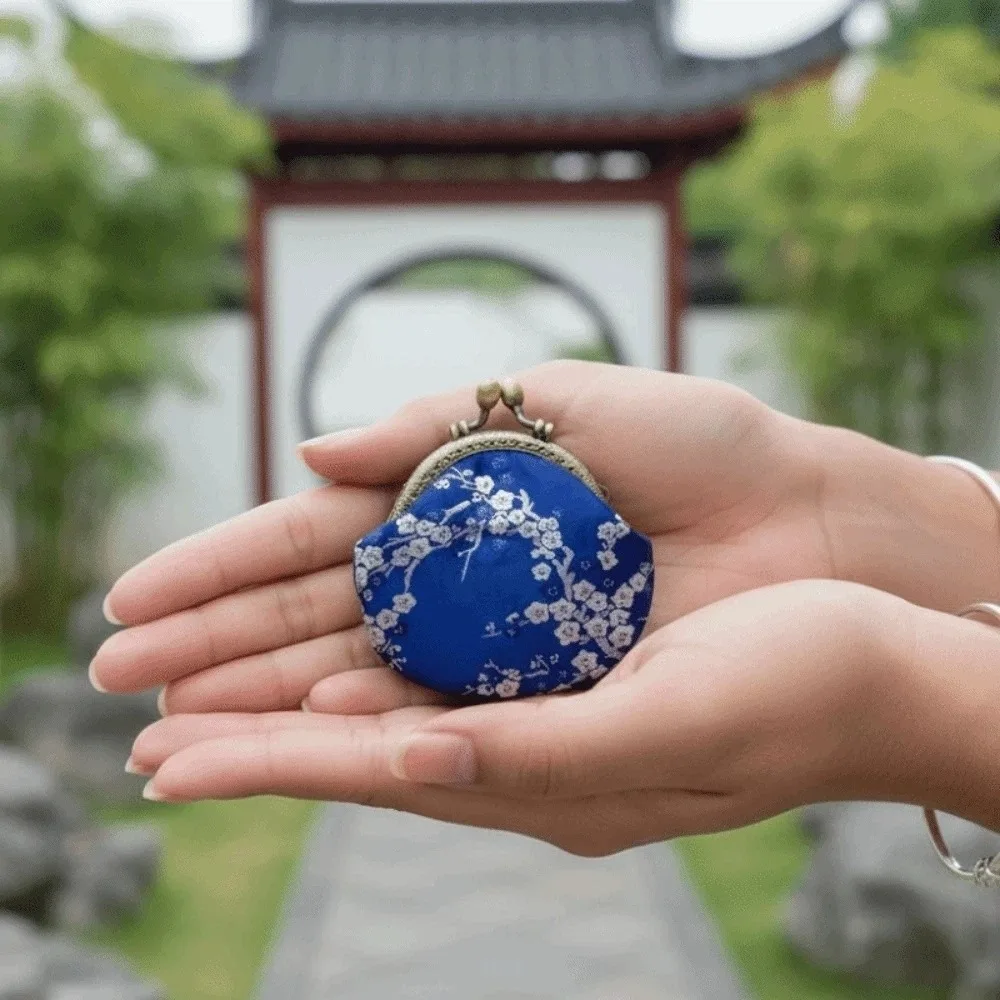 Anti-lost Kiss Lock Coin Purse Thickened Portable Brocade Mini Pouch Chinese Style Shell-shaped Embroidered Small Pocket