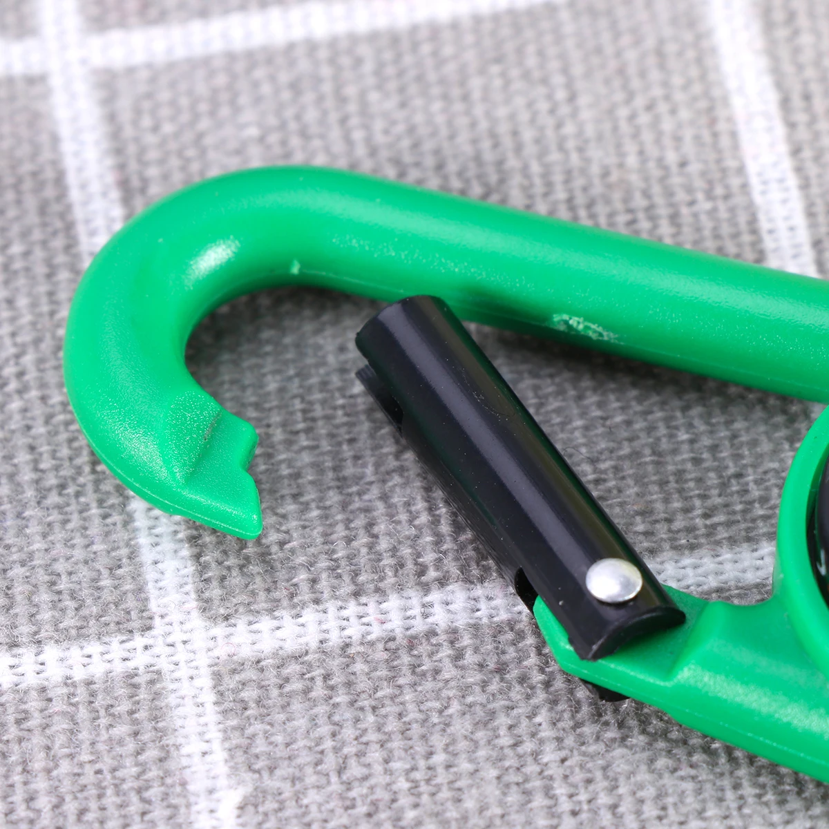 

12pcs Compass Carabiner Keychains High Quality Plastic Six Colors Climbing Gear Camping Fishing Travel Hiking Toys Gifts